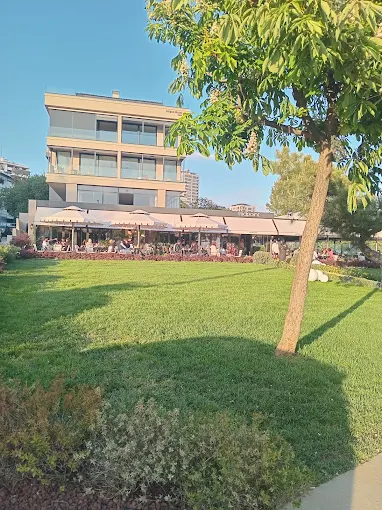 Midpoint Caddebostan Sahil