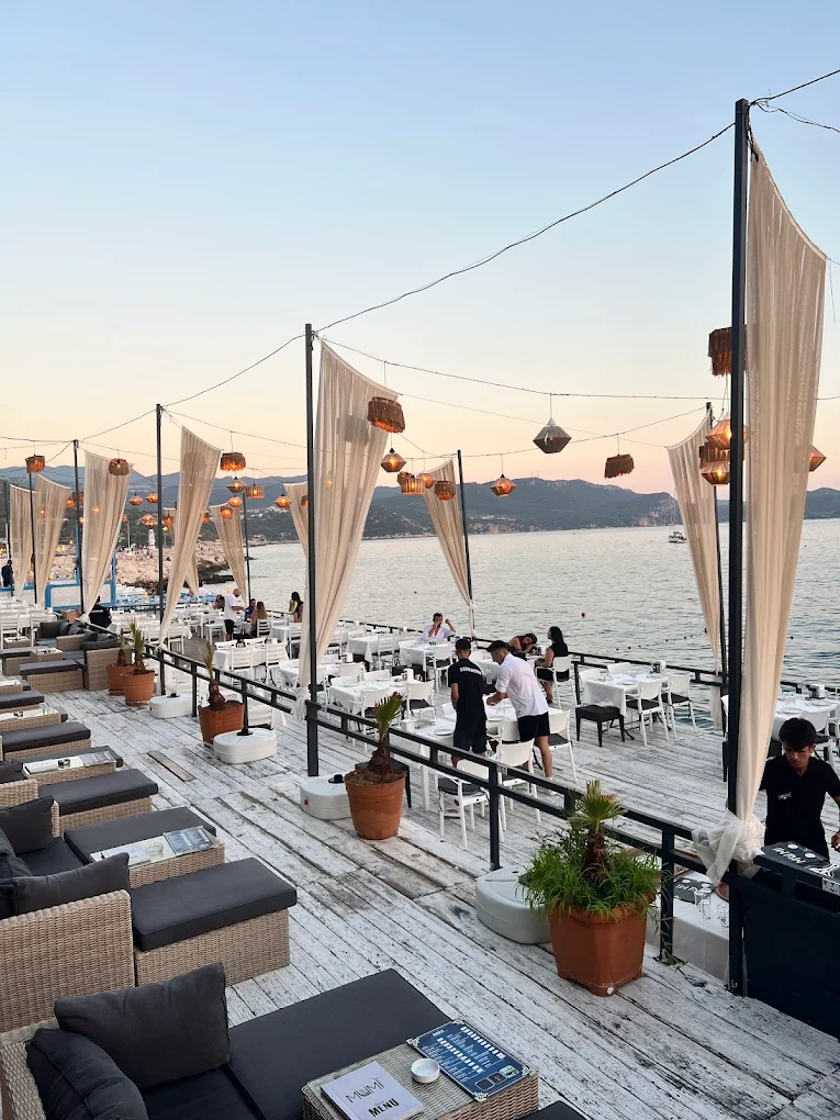 Mumi Beach Club