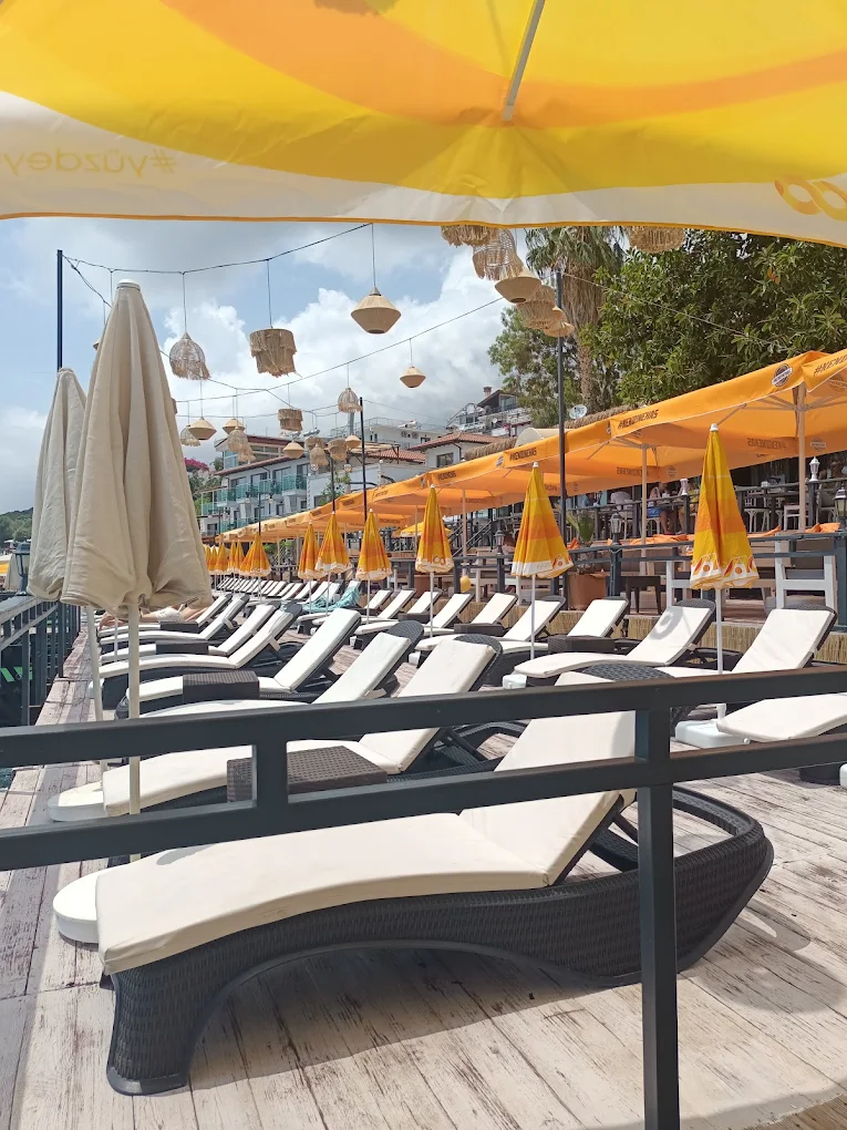 Mumi Beach Club