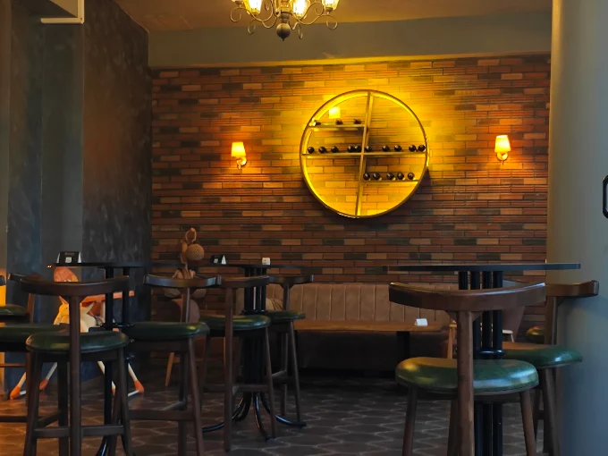 Noor's Bar