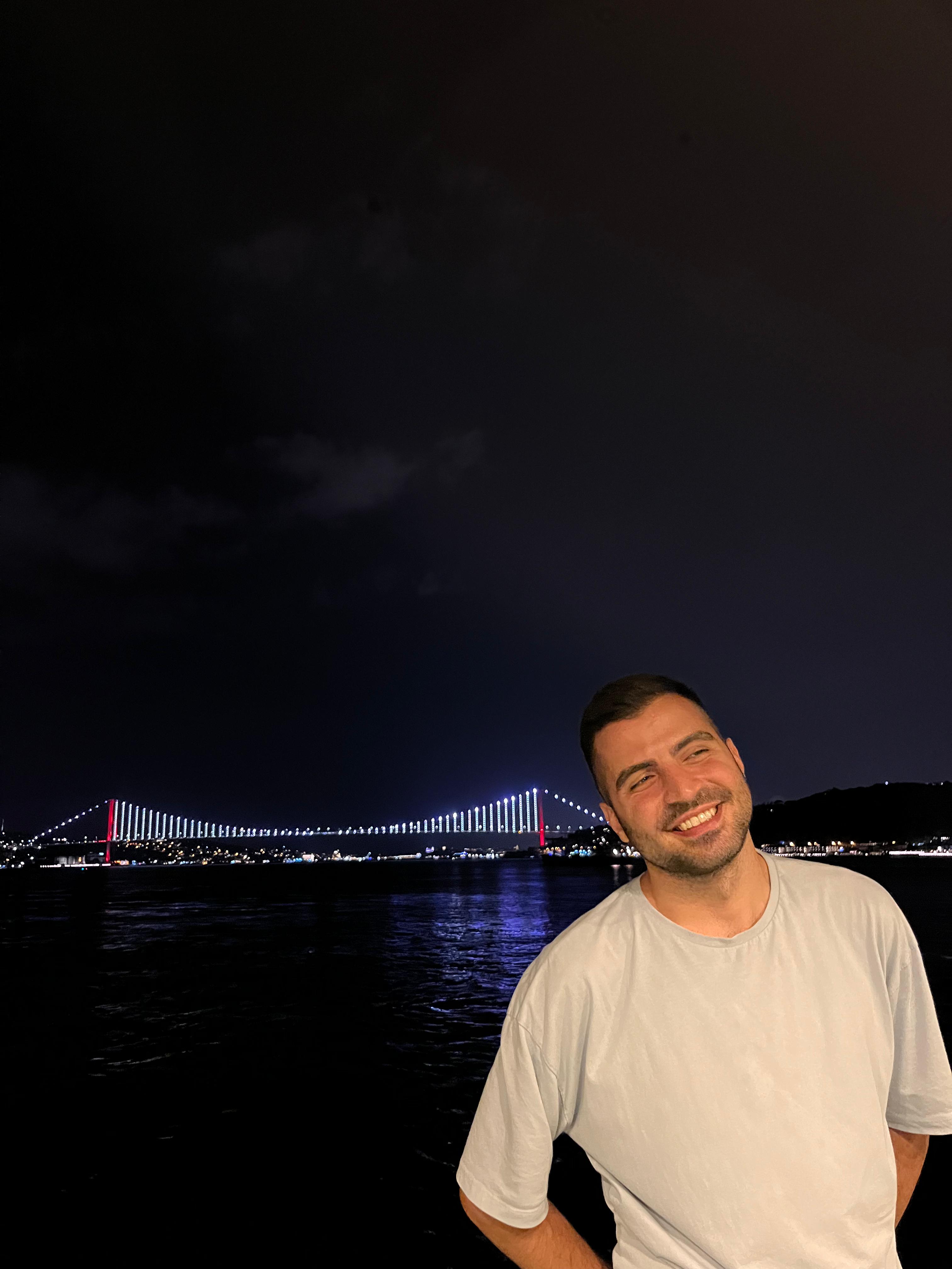 Deniz Eriş