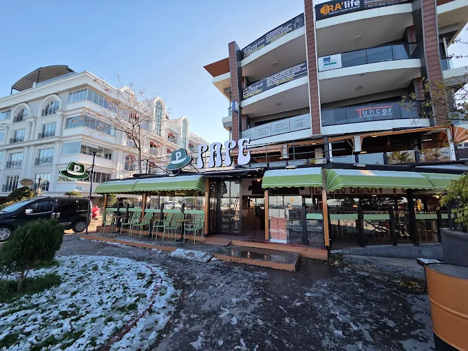 Pape Cafe