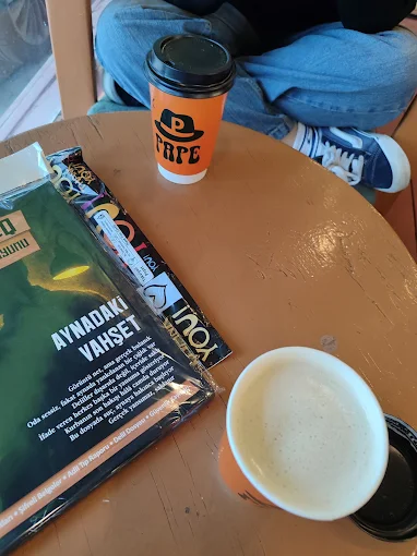 Pape Cafe