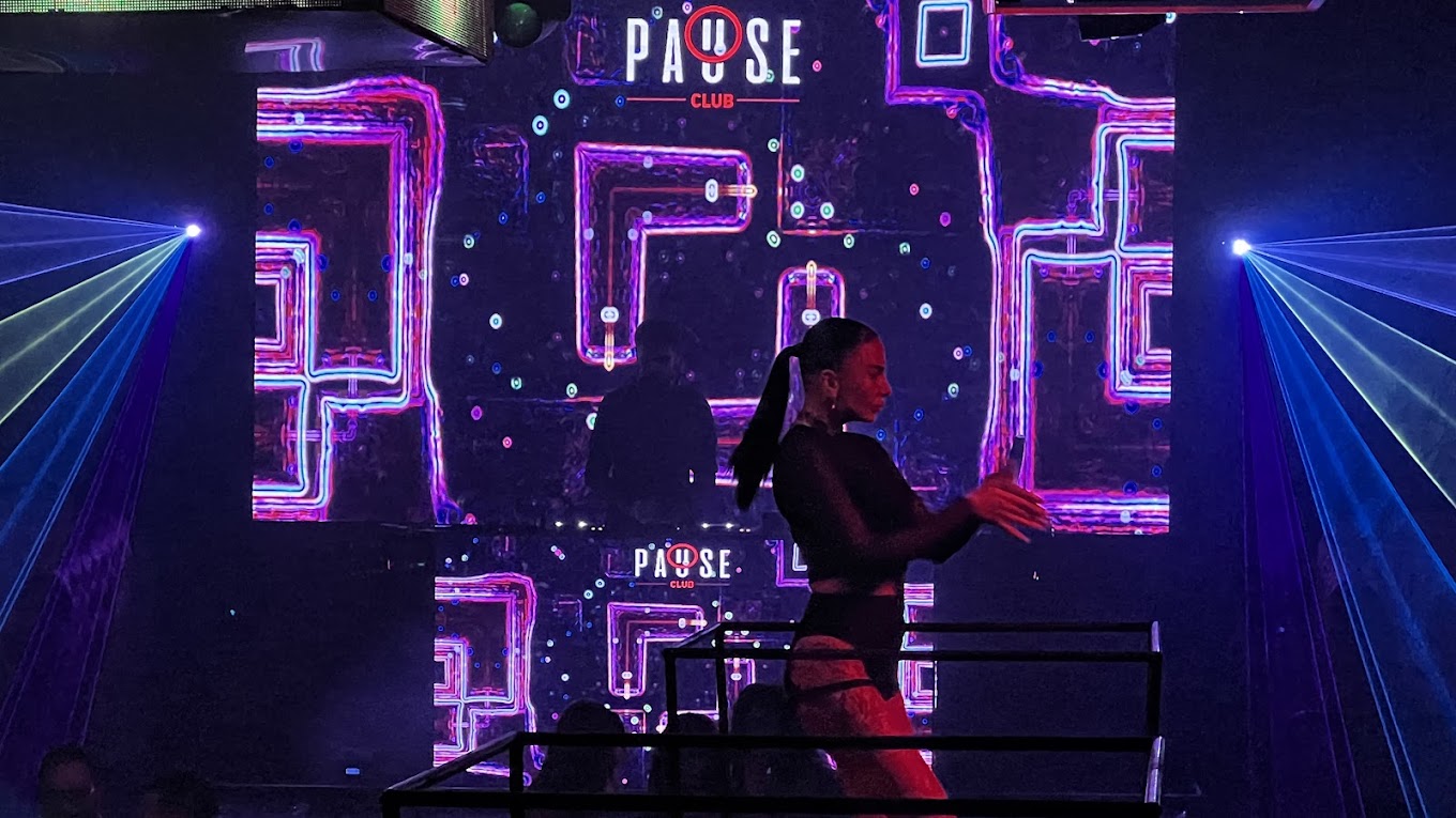PAUSE CLUB