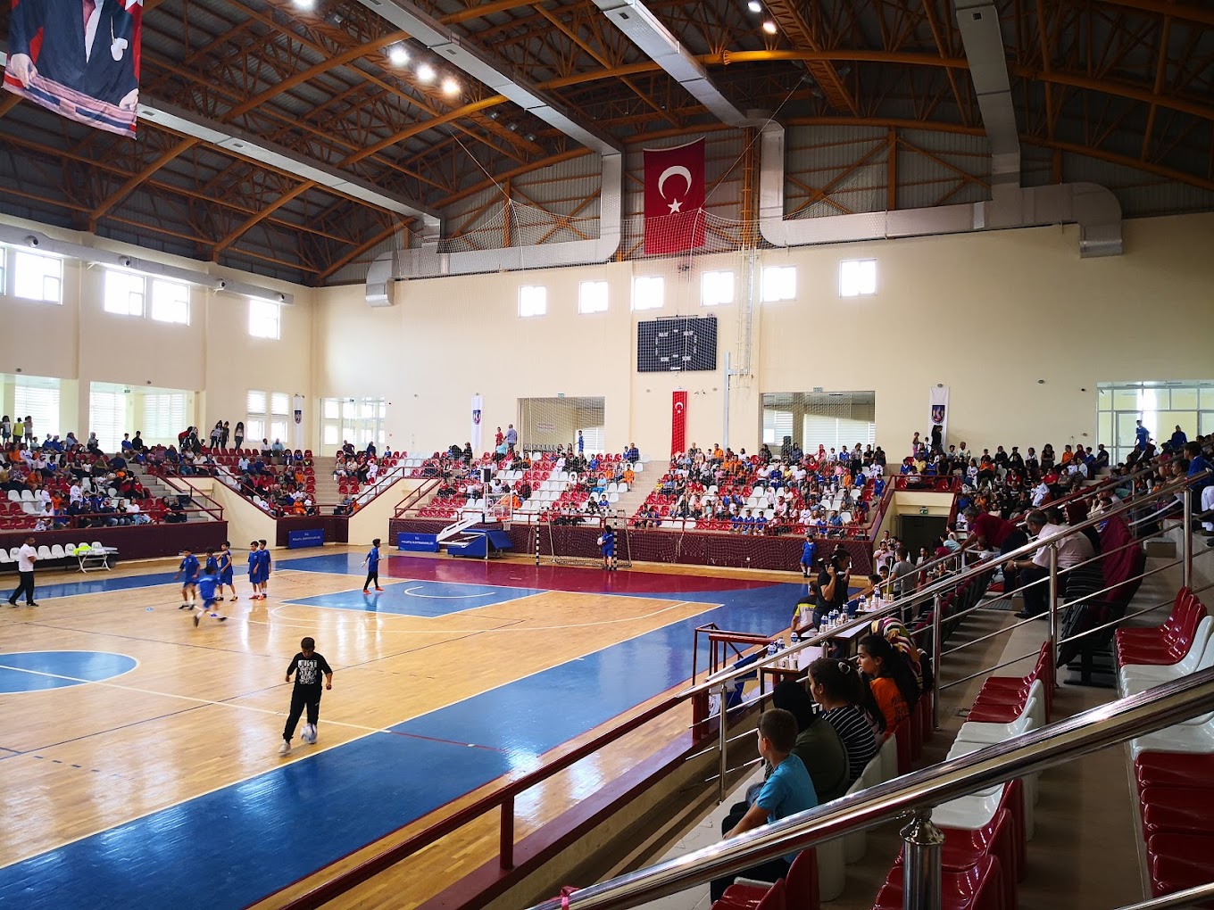 Polatlı Necmettin Erbakan Spor Salonu