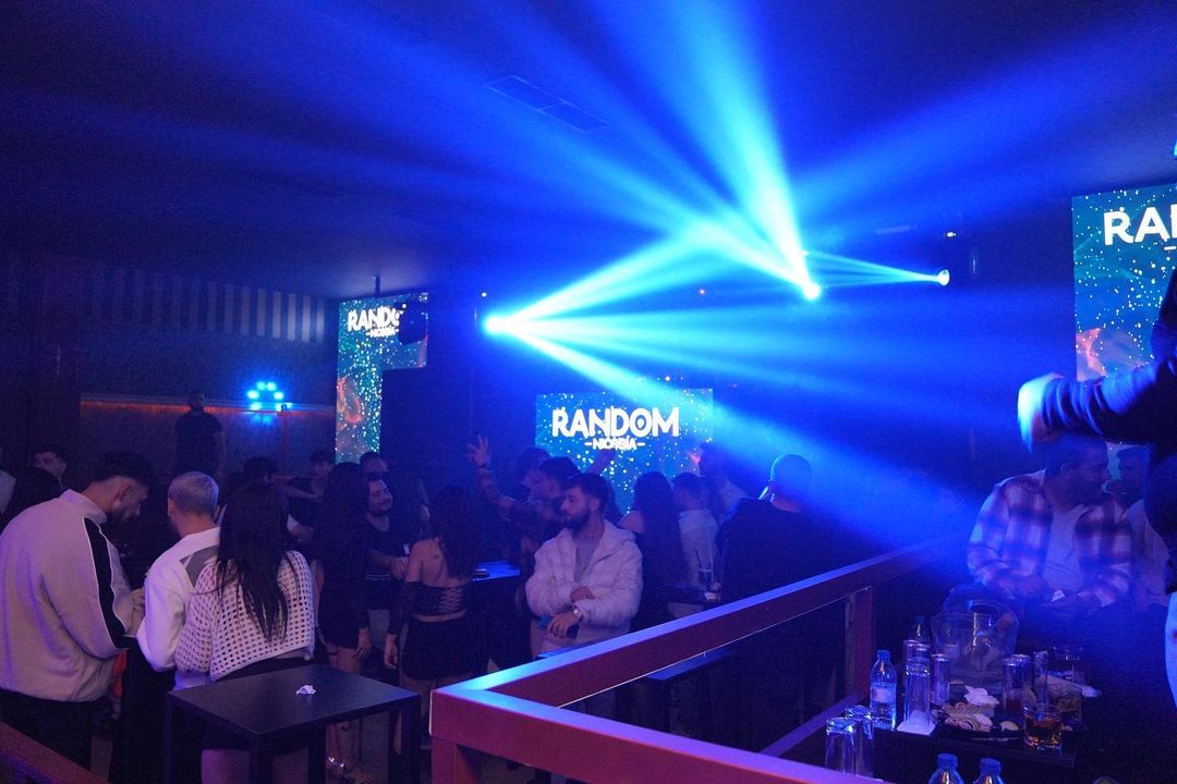 Random Nicosia