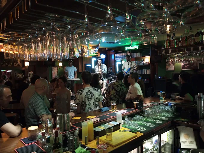 Replik Pub Meşelik
