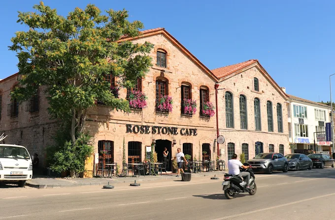Rose Stone Cafe
