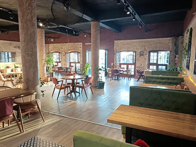 Rose Stone Cafe