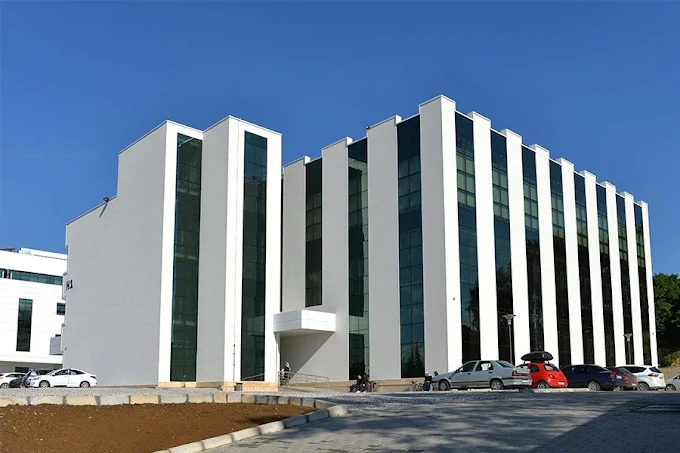 Sakarya Üniversitesi Hukuk Fakültesi Sabahattin Zaim Konferans Salonu