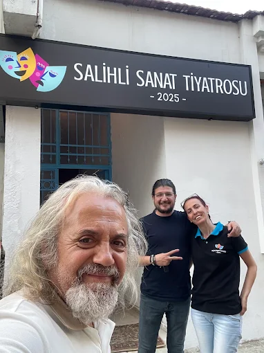 Salihli Sanat Tiyatrosu & Akademisi
