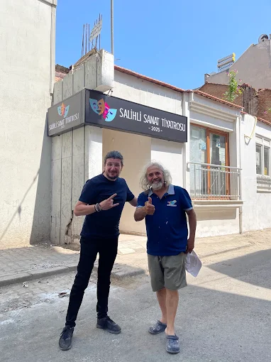 Salihli Sanat Tiyatrosu & Akademisi