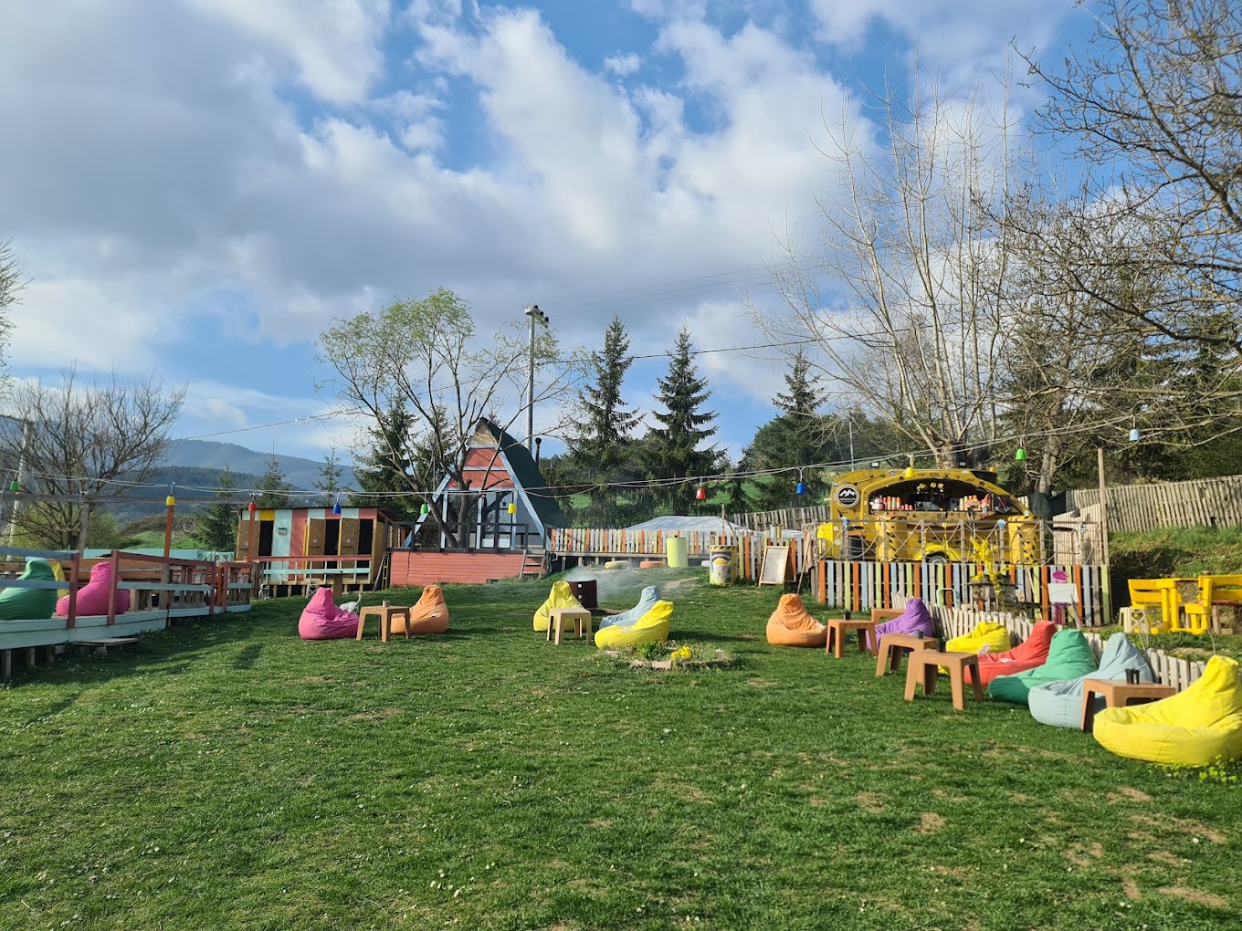 Sarı Karavan