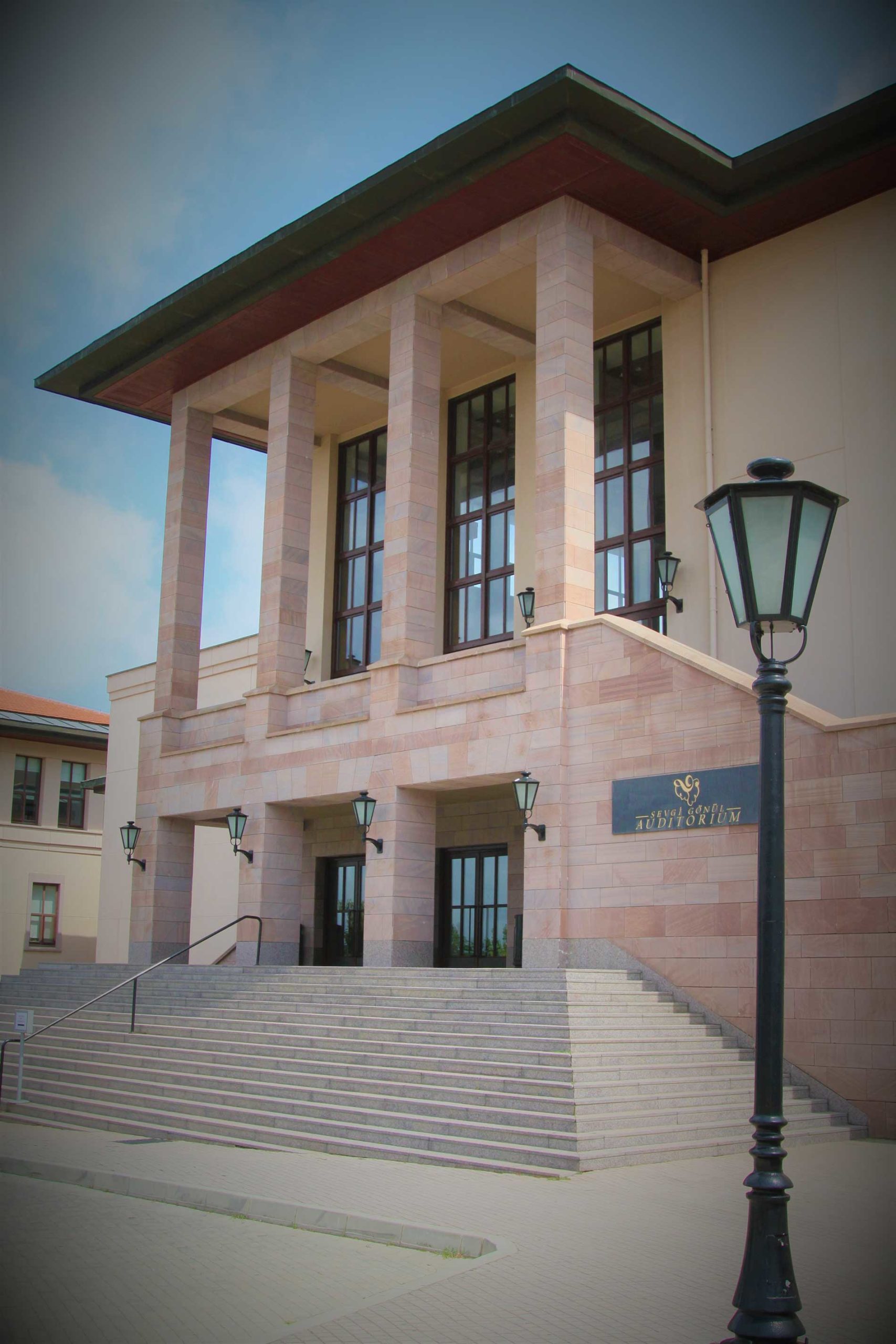 Koç Üniversitesi Sevgi Gönül Kültür Merkezi