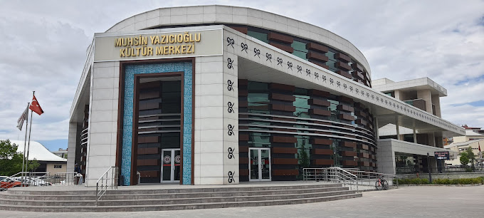 Muhsin Yazıcıoğlu Kültür Merkezi