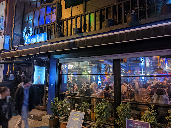 Social House