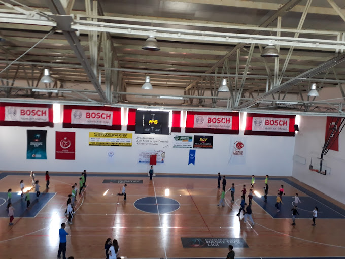 Söke Kapalı Spor Salonu