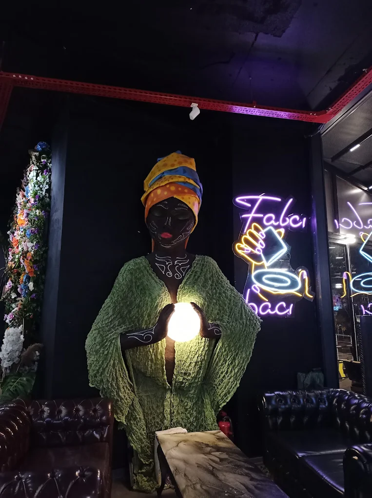Studyou Cafe Sahne