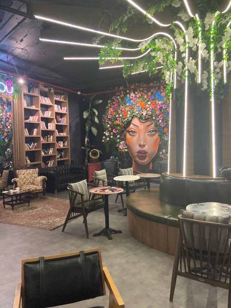 Studyou Cafe Sahne