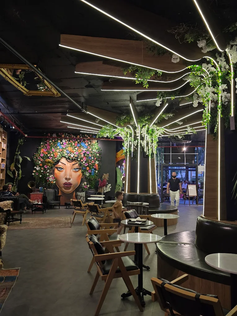 Studyou Cafe Sahne