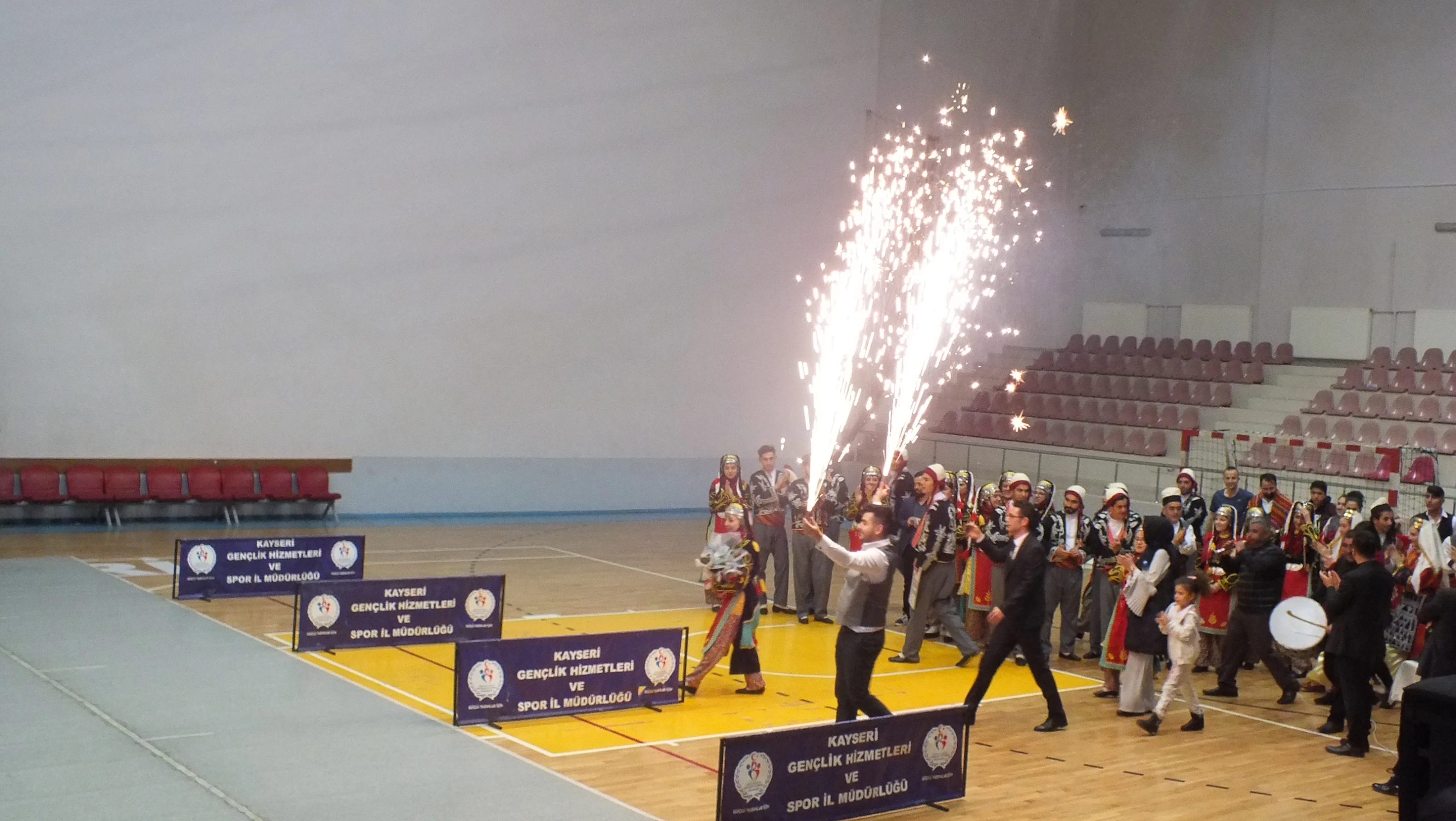 Talas Kapalı Spor Salonu