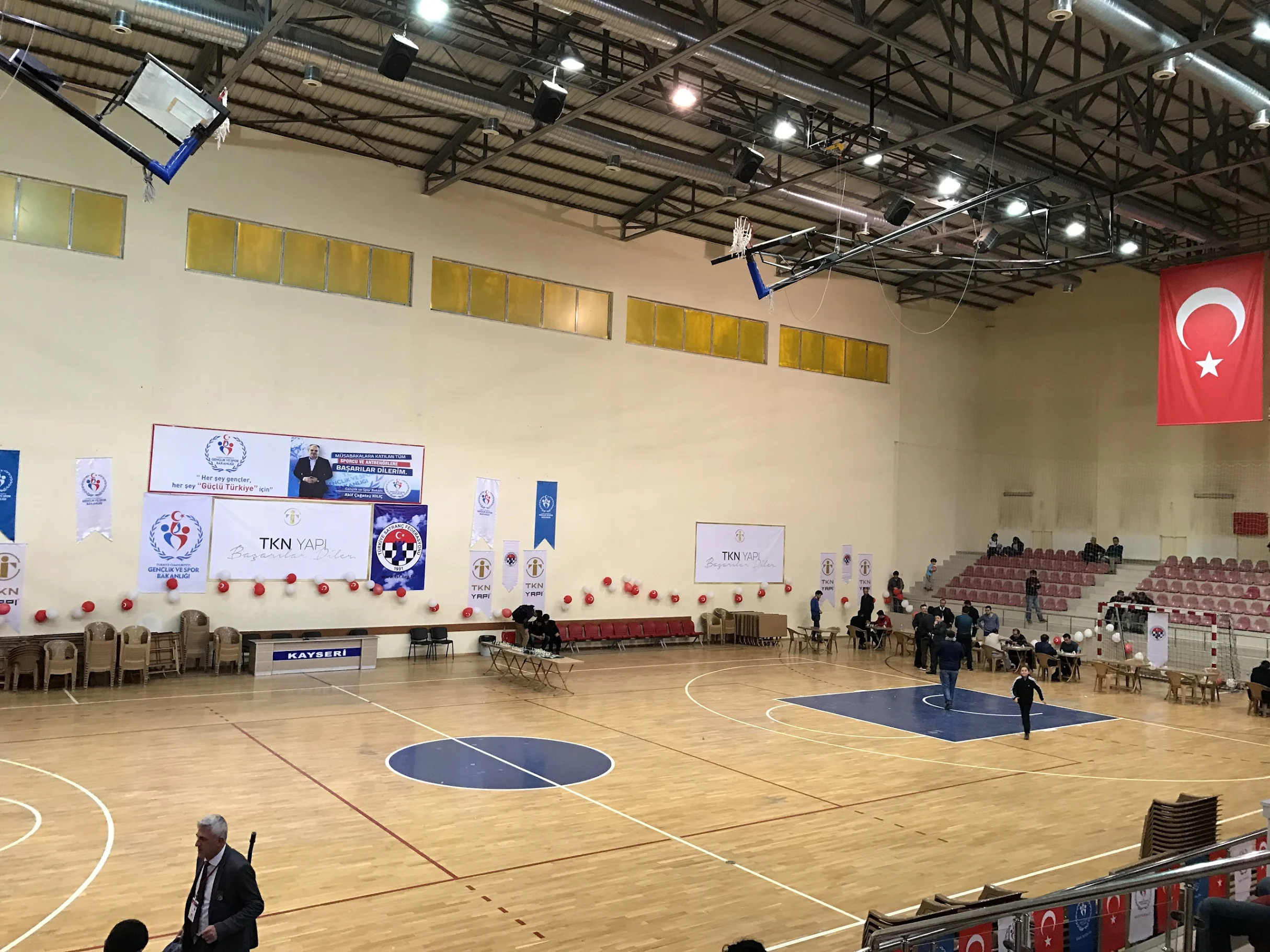 Talas Kapalı Spor Salonu