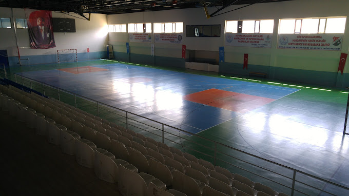 Tatvan Kapalı Spor Salonu