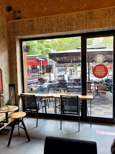 Yache Coffee Shop
