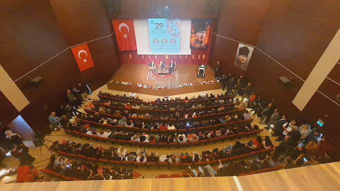 Uşak Atatürk Kültür Merkezi