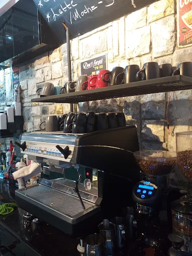 Uykusuz Cafe / Kütüphane