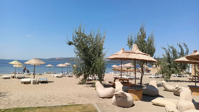 Vaha Beach