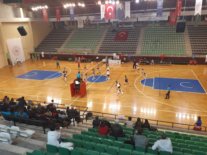 Vali Recep Yazıcıoğlu Spor Salonu