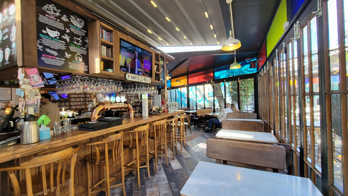 Varuna Gezgin Cafe - İzmir - Bornova Köşk