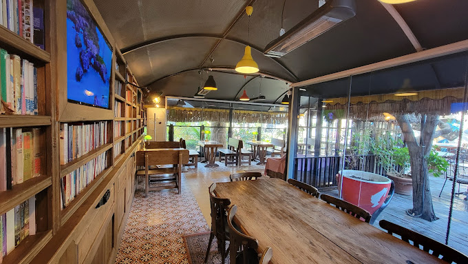 Varuna Gezgin Cafe - İzmir - Bornova Köşk