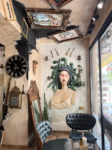 Victor Restaurant & Hector Coffee House