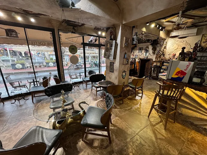 Victor Restaurant & Hector Coffee House