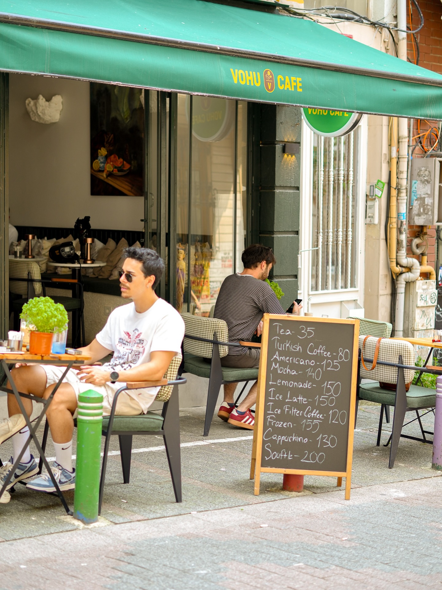 Vohu Cafe
