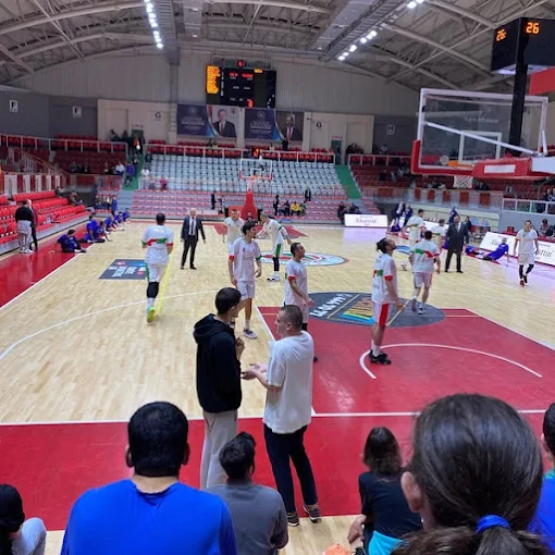 Yalova 90.Yıl Spor Salonu