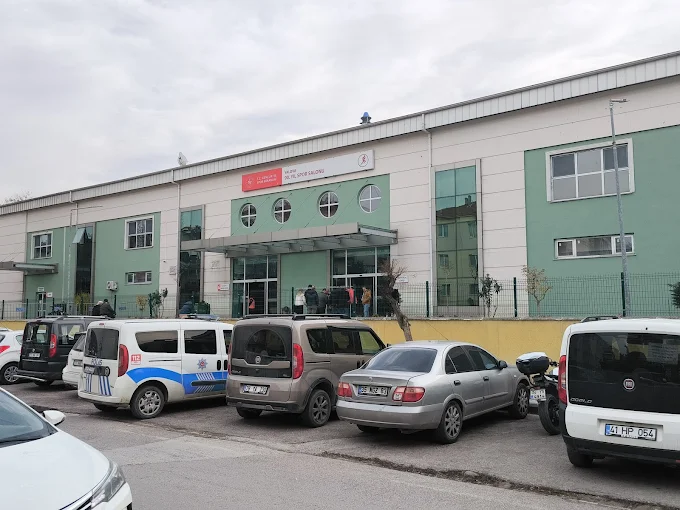 Yalova 90.Yıl Spor Salonu