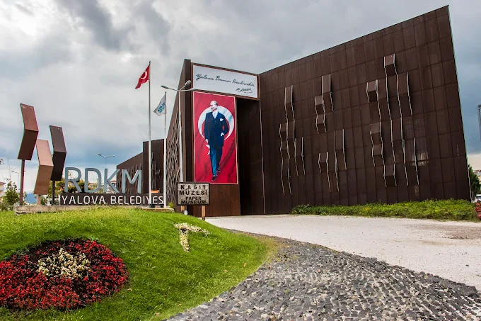 Yalova Raif Dinçkök Kültür Merkezi